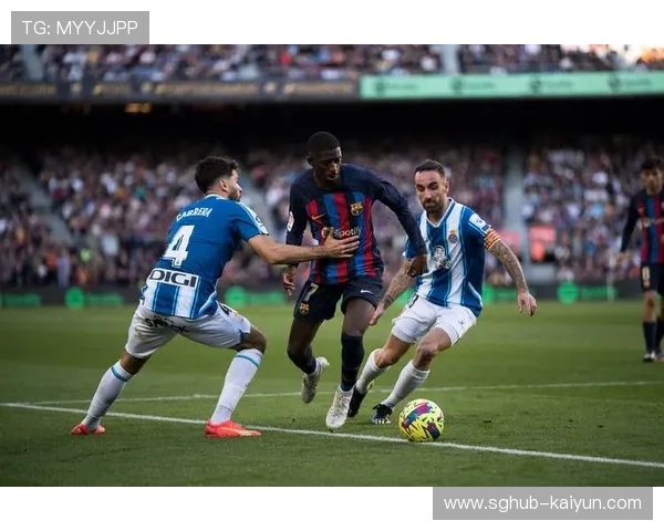 巴萨保留50%分成，多支西甲球队争夺拉斯帕尔马斯后卫马莫尔